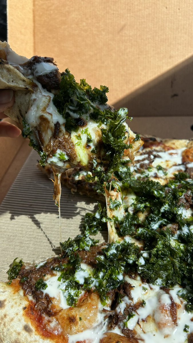 جربت هالبيتزا من ليتس بيتزا 
رهيبة باللحم المدخن
واسمها سموك ووكر بـ٧١﷼💸

اطلبوها من ذاشفز بكود T50 
ولكم كاش باك 50% 🤩 على الايطالي فقط

وهذا رابط قائمة البيتزا اذا حابين خيارات زياده، ولا تتسون تسووّن قوائمكم على ذا شفز! 

 قائمتي بيتزا وباستا 🇮🇹🍕 
thechefzco.app.link/vIKIF59clWb