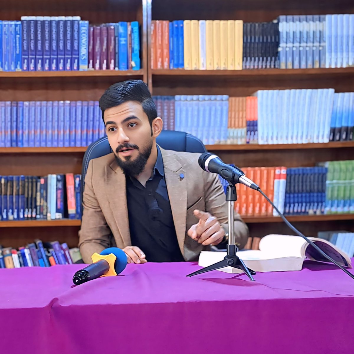 لن تبلغ حقيقة الغِنى ما لم تملك ما تعجز النقود عن شرائه.