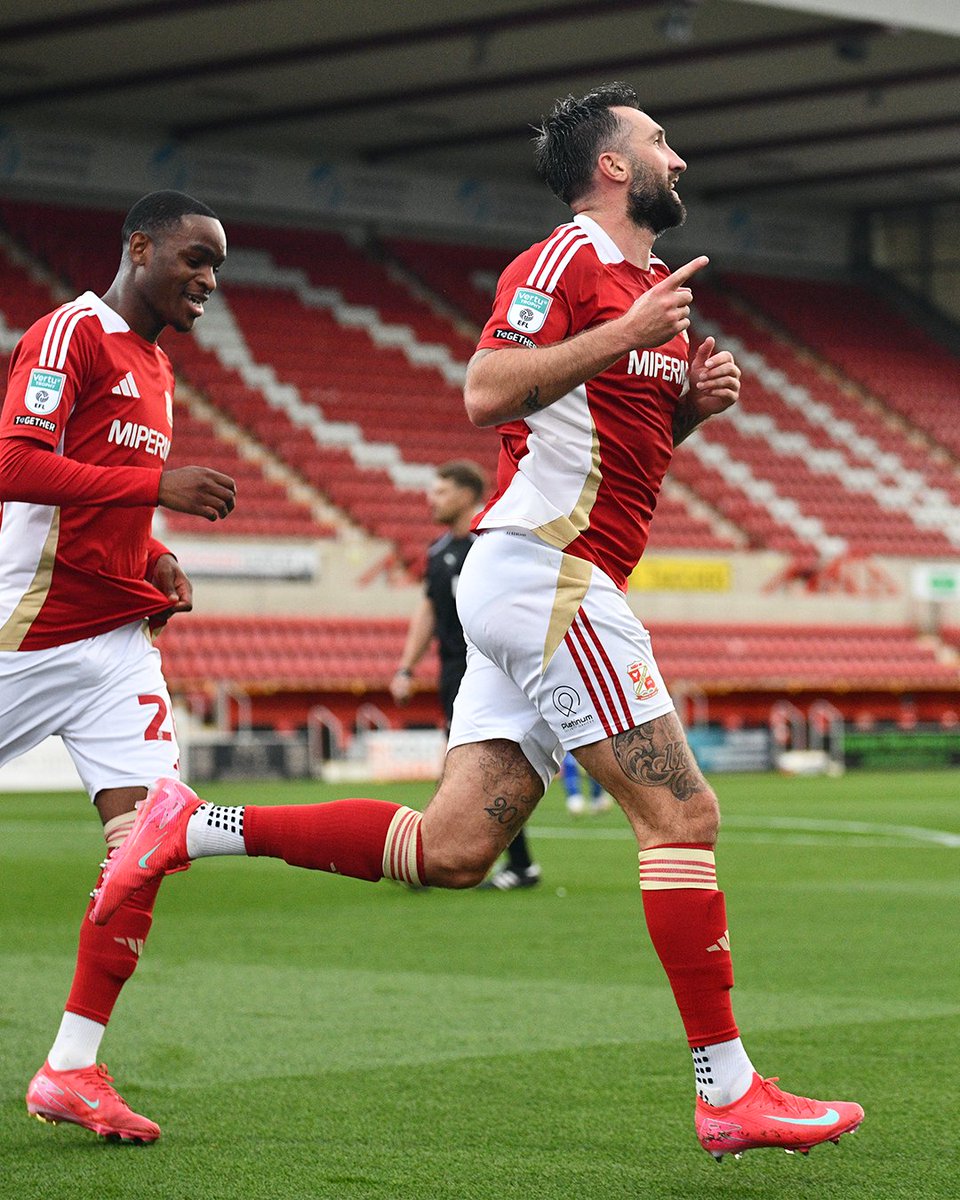 Ollie Palmer grabs his first goal for Swindon ✨