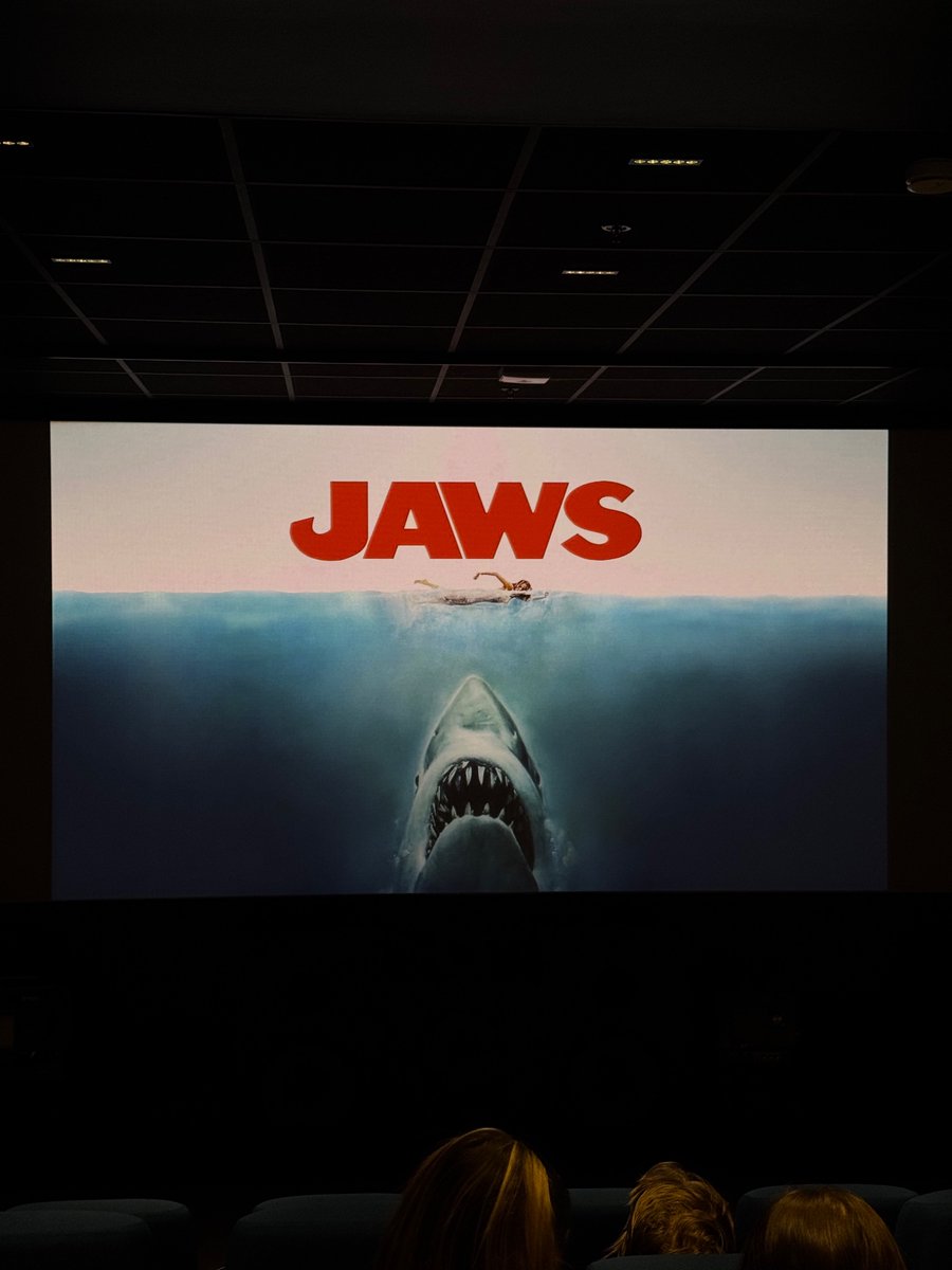 bartonovopolis's tweet image. Seated