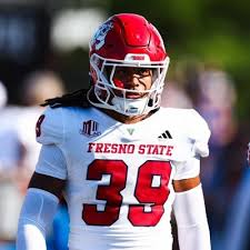 tomsawy70991387's tweet image. Fresno State LB- Jadon Pearson leads College Football with 18 Tackles 🏈
