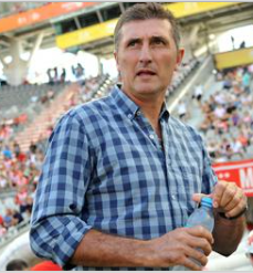 Carlos Mayor asumiría este miércoles como DT de Chacarita.