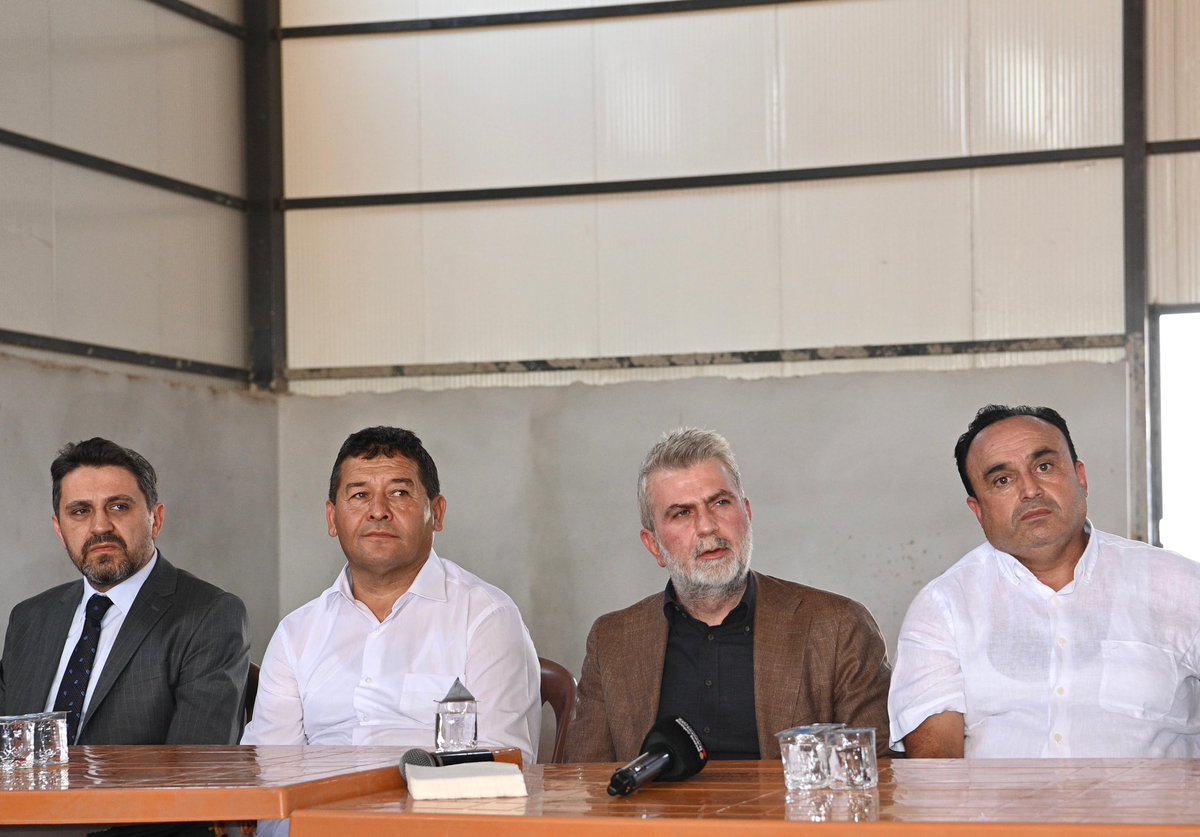 Elmalar Grup yolu ile ilgili geçtiğimiz yıl yatırım programına alacağımızı ifade etmiştik. Bugün çalışmalarımıza başladık. Elmalar, Çokyaşar, Yusufhacılı, Bulanık ve Peynirdere Mahallelerimize hizmet eden 6 kilometrelik yolun genişliğini 6 metreden 16 metreye çıkarıyoruz. Hayırlı