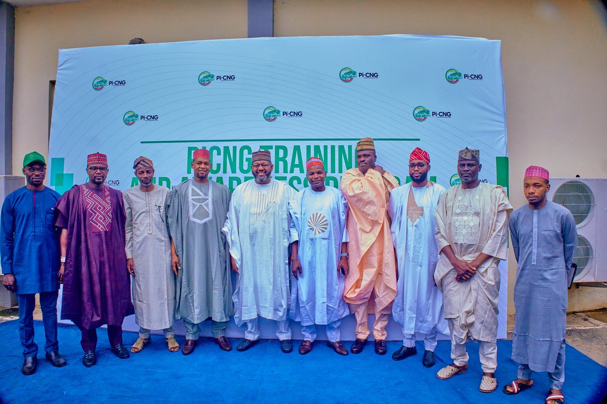 DahirMHashim's tweet image. Today, I had the honour of representing the Secretary to the State Government at the Closing Ceremony of the Presidential Compressed Natural Gas Initiative (PCNGI) Pilot Training Program in Kano.
This initiative is an important step in Nigeria’s clean energy transition, building…
