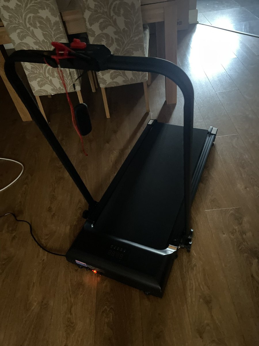 jmason5's tweet image. After burning the motor out on my treadmill lve bought a walking pad … first try a 5k to ease it in, obviously not as sturdy as the treadmill but did the job and l can move it easy so had it facing the telly 😜🚶🏻‍♀️📺 #keepingmoving #readyforwinter