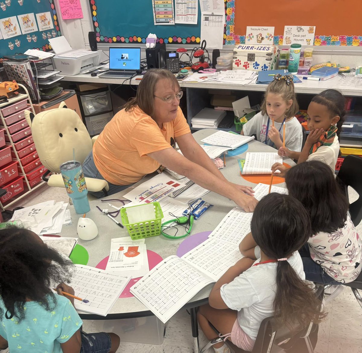 WestOsoISD's tweet photo. from JFK Elementary:

✨Our first graders are doing amazing things!✨

Last week, they were hard at work both in small groups and independently. We are so proud of the way they collaborated with one another, shared ideas, and also showed responsibility when working on their own. https://t.co/MXUbSxAeqI