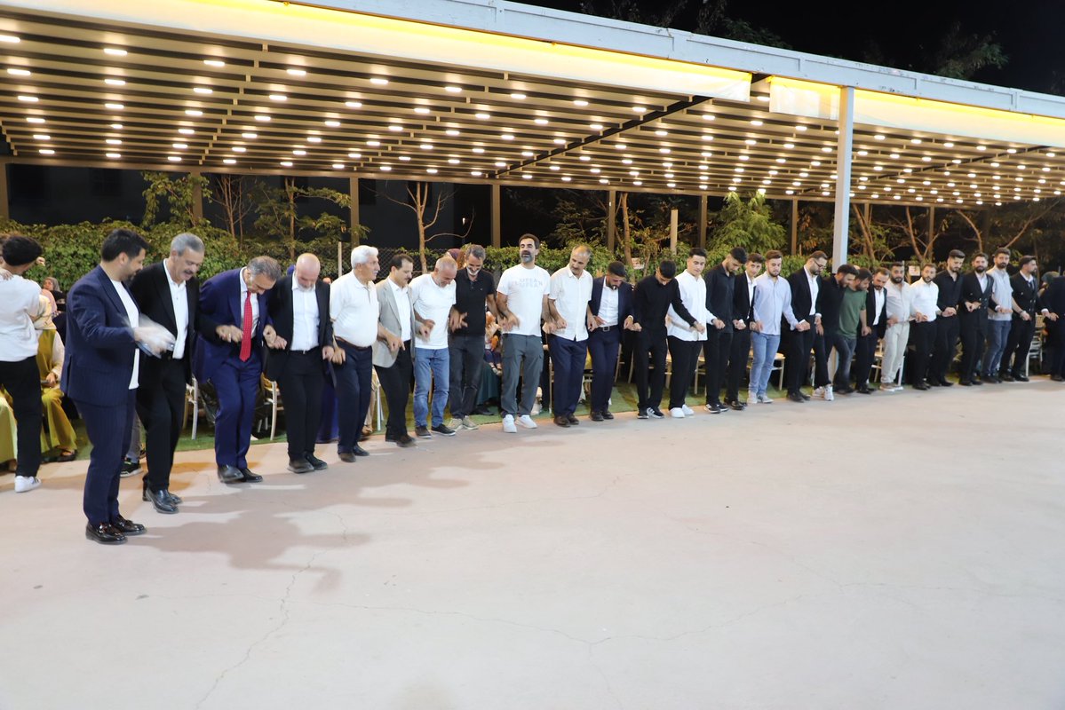 AK Parti Bingöl (@bingolakparti) on Twitter photo Ezel Kır Düğün Salonu’nda Gengörü ile Tokuş Aileleri’nin Düğün Töreni’ne katıldık.
<a href="/yilmaz_seven/">Av. Yılmaz SEVEN</a> <a href="/NihatDogu12/">NİHAT DOĞU</a> Ezel Kır Düğün Salonu’nda Gengörü ile Tokuş Aileleri’nin Düğün Töreni’ne katıldık.
<a href="/yilmaz_seven/">Av. Yılmaz SEVEN</a> <a href="/NihatDogu12/">NİHAT DOĞU</a>