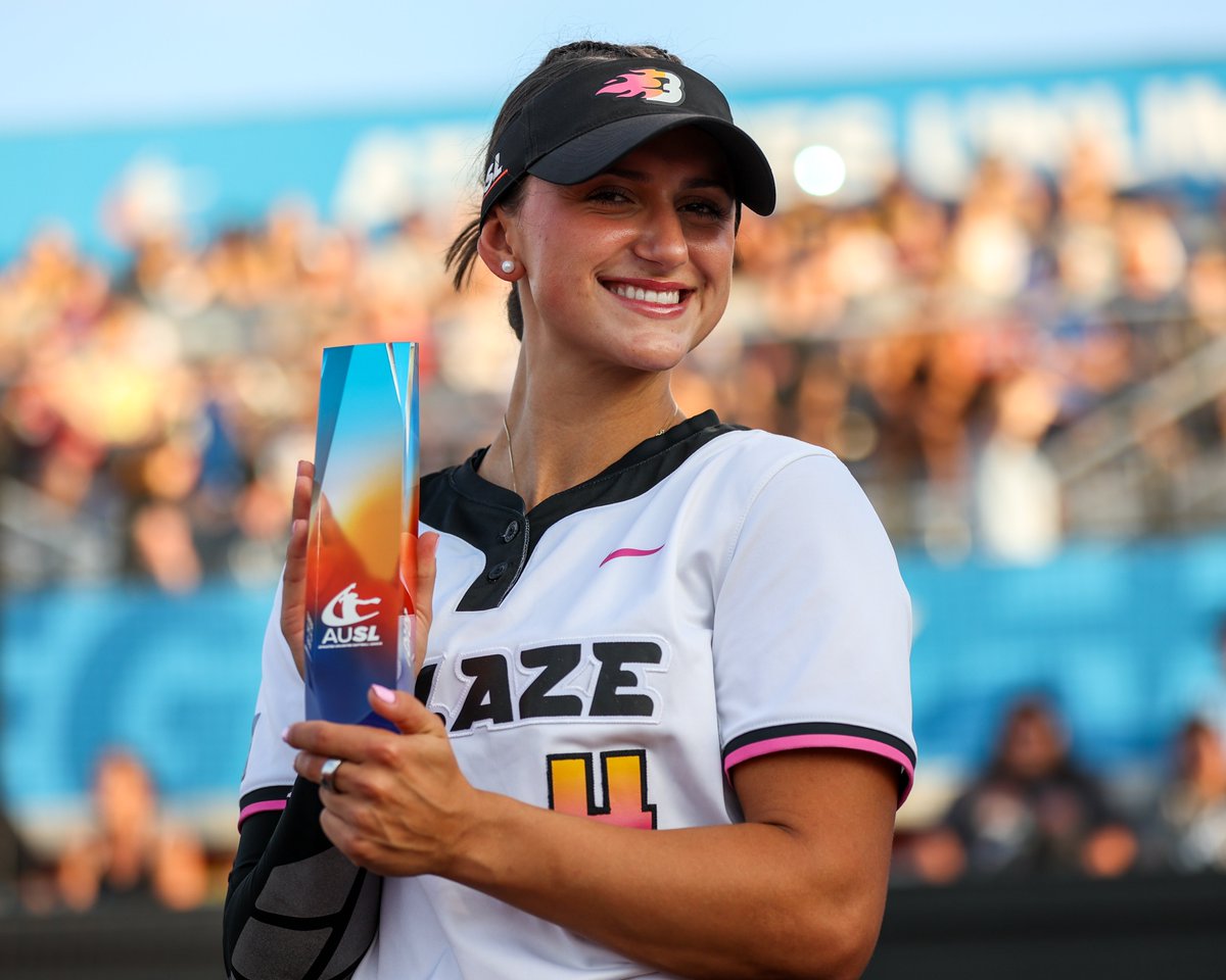 a signed ball from the Rookie of the Year could be yours!! 

retweet for a chance to win a softball autographed by <a href="/ana_gold4/">Ana Gold</a> presented by <a href="/MizunoFPitchNA/">Mizuno Fastpitch USA</a> 🥎
