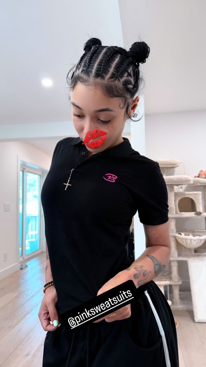 coi_leray's tweet photo. #PSS POLO IN BLACK 👀🩷😈🖤 https://t.co/64iIfRfg1x