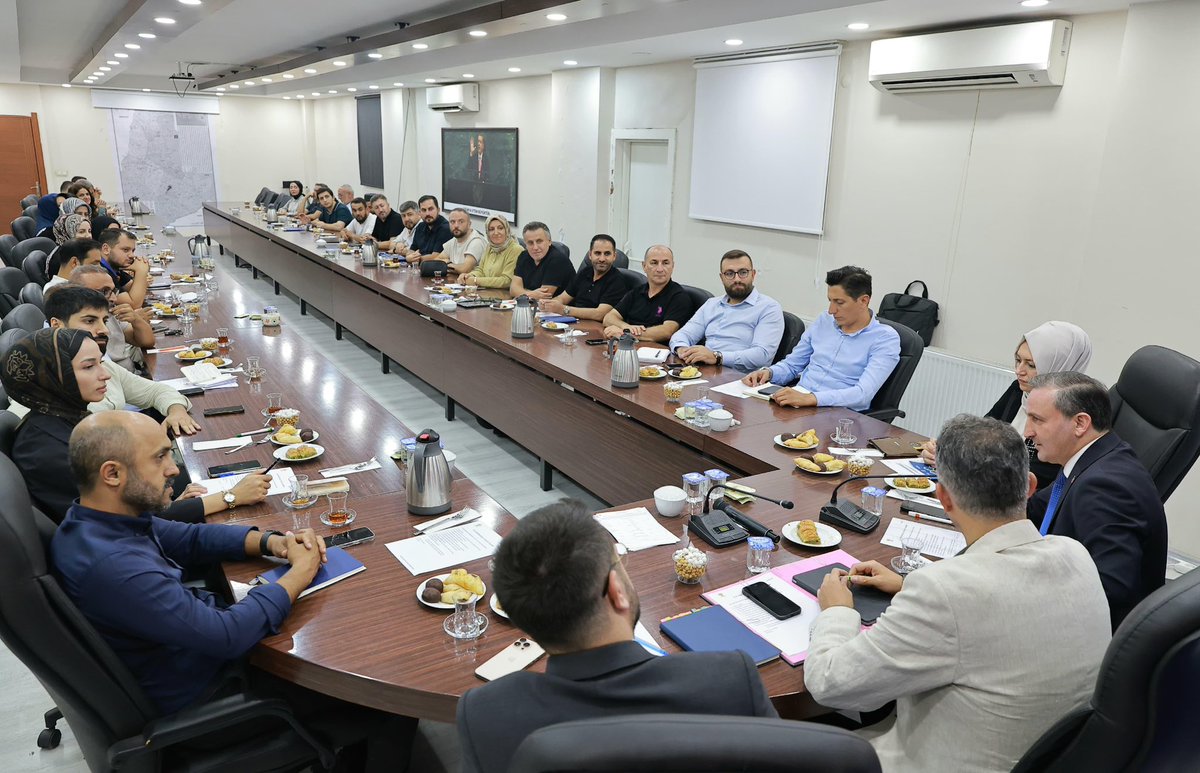 AK Parti Sultanbeyli İlçe Yönetim Kurulu Toplantımızı, İl Yönetim Kurulu Üyemiz Rıdvan Bural’ın katılımlarıyla İlçe Başkanımız Ayhan Üşdi’nin ev sahipliğinde gerçekleştirdik. 

Büyük ve güçlü Türkiye vizyonuyla ülkemizin yarınları için çalışan kıymetli teşkilat mensuplarımızla