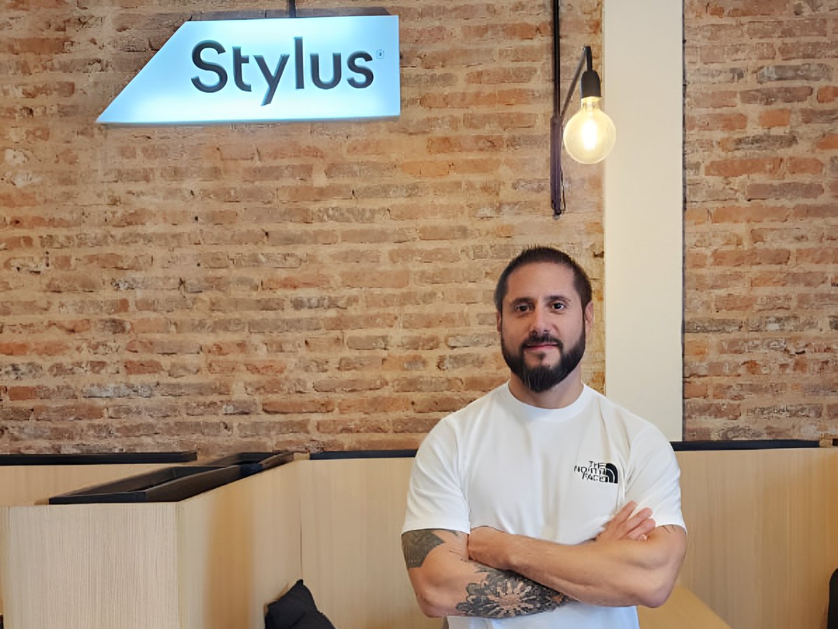 #Enfasys

Julio Prado, PM de Logitech y Acer en <a href="/stylussa/">Stylus</a>, explica que incorporan productos exclusivos y generan demanda con campañas de marketing innovadoras, como Logitech PLAY, que premia al consumidor final.

wp.me/p4EdsE-os8