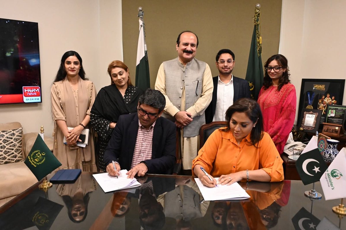PMsYouthProgram's tweet image. PMYP has signed an LOI with Destinations to prepare young Pakistanis for the Creator Economy &amp;amp; $3 Trillion Halal Market.

From AI-powered tourism tools to training youth in content creation &amp;amp; halal entrepreneurship — this partnership will open doors to jobs, innovation