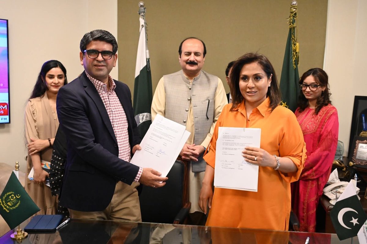 PMsYouthProgram's tweet image. PMYP has signed an LOI with Destinations to prepare young Pakistanis for the Creator Economy &amp;amp; $3 Trillion Halal Market.

From AI-powered tourism tools to training youth in content creation &amp;amp; halal entrepreneurship — this partnership will open doors to jobs, innovation