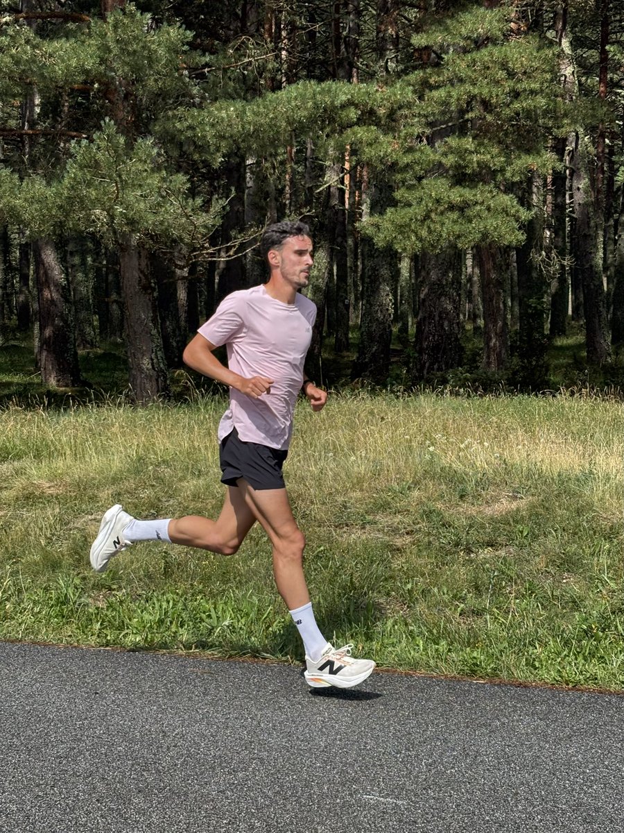 Valley Running Team (@valley_runners) on Twitter photo Hij is in vorm…
#Trier #1500m Hij is in vorm…
#Trier #1500m