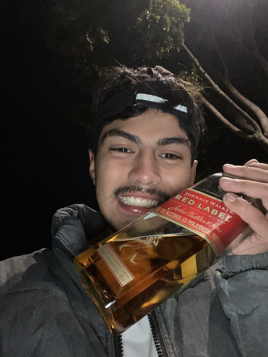 Toco una botellita porque me enteré de algo