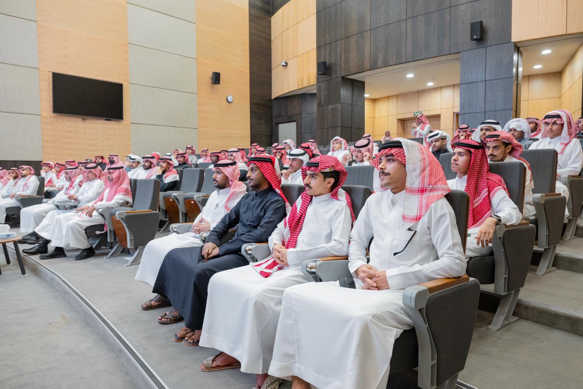 CBA_JAZAN's tweet photo. 📸 #صور

أقامت الإدارة العامة للسلامة والأمن الجامعي برنامجاً تدريبياً بعنوان "الإخلاء في المنشآت التعليمية" لمنسوبي وطلاب #كلية_الأعمال

#جامعة_جازان
#قادة_المستقبل https://t.co/vyL6RDMPMq