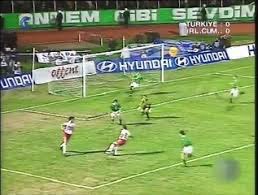 Tarih ; 17.11.1999 Bursa ATATÜRK Stadyumu
Maç; Türkiye - Serbest İrlanda Maçı TopToplayıcılık Yapıyordum Maç Sonu <a href="/alpayozalan35/">Alpay Özalan 🇹🇷</a>  Hediye Etmişti,Bende Bebeğimize Destek Amaçlı Katkı Sunmak İstiyorum.Tüm Taraftarlarımızı ve Bursa halkını Çağan Ata için  RT YAPMANIZI Rica Ediyorum.