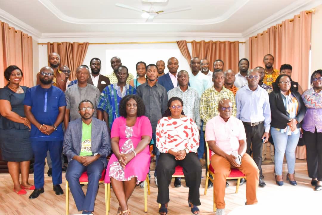 CrigTafo's tweet photo. Mrs. Augusta Nyako, Dep. Exec. Dir. (Gen. Admin) of CRIG, has reaffirmed COCOBOD’s commitment to efficiency &amp; accountability at a 2-day Balanced Scorecard workshop for managers, facilitated by performance management experts from GCB Bank PLC https://t.co/ECpuVtVt67