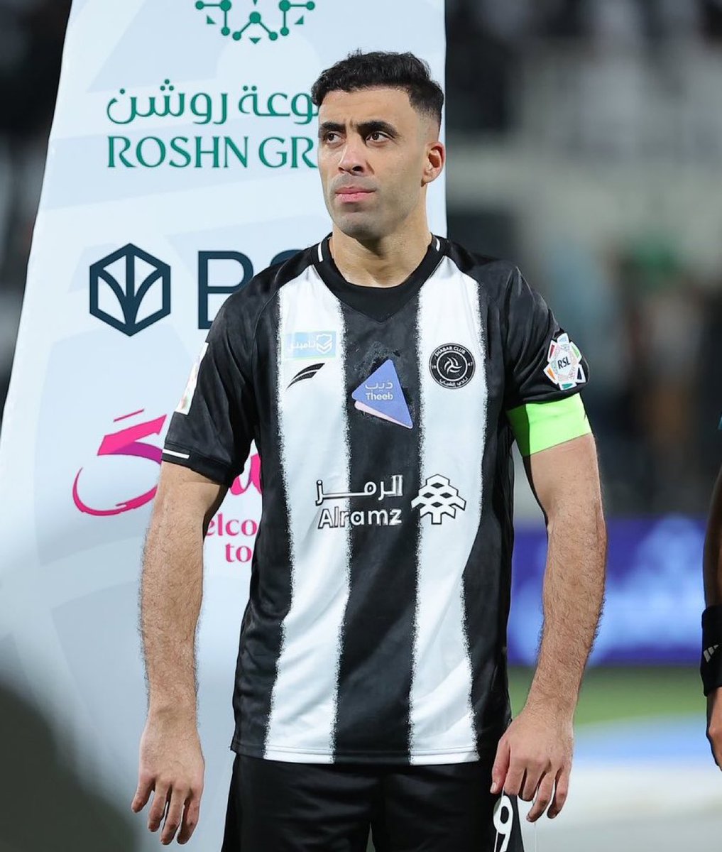 الفتح في مفاوضات مع #الشباب لضم حمدالله.

حمدالله طلب الرحيل من الشباب ويرغب في خوض تجربة جديدة في أندية روشن.

يجري حاليا التفاوض بين الناديين حول ألية دفع راتب حمدالله الكبير، البالغ 8 ملايين يورو  عن السنة المتبقية من عقده مع الشباب.