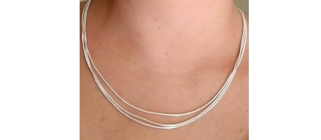 TrendingNowGift's tweet photo. 26 inch Sterling Silver Layered Necklace, 3 Strand Silver Necklace #jewelry #necklace #silvernecklace #statementnecklace #liquidsilver #layerednecklace #mercari #handmadejewelry #handmadenecklace #giftforher
https://t.co/rr92Kw8Amp https://t.co/MIRwQgbqEg