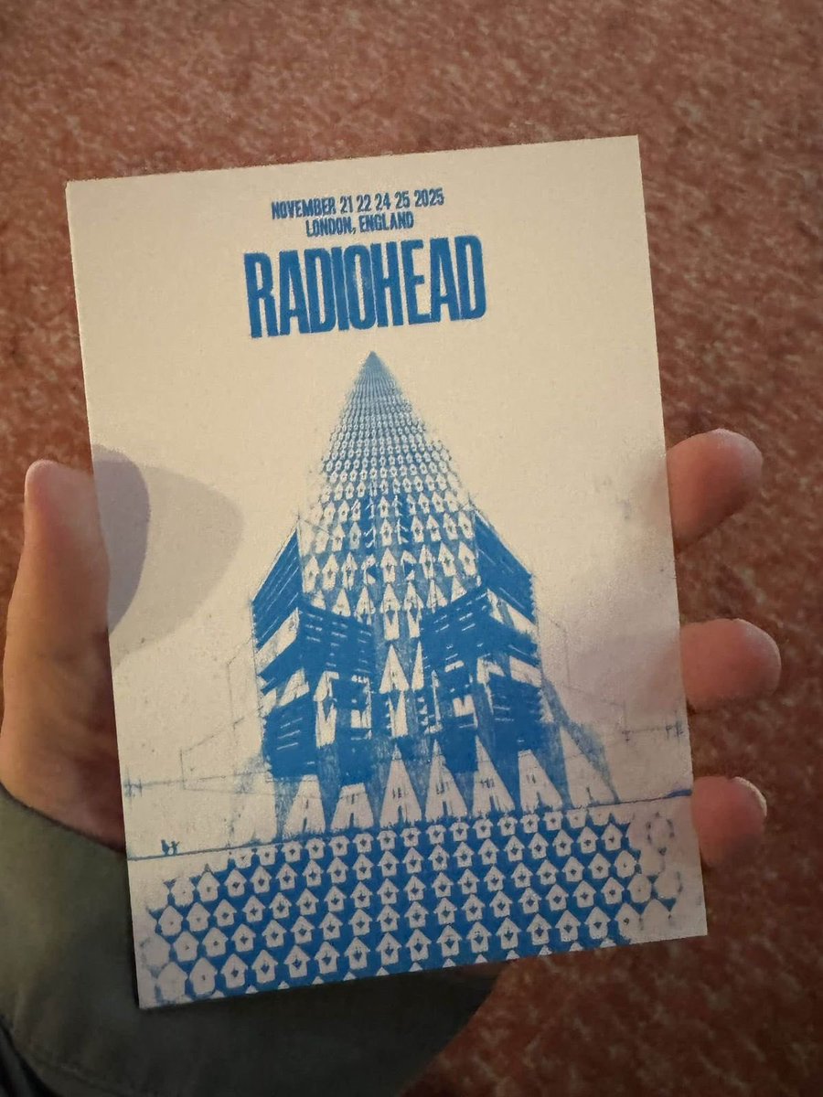 RadioheadClub's tweet photo. 👀 https://t.co/bGAalFzrXs