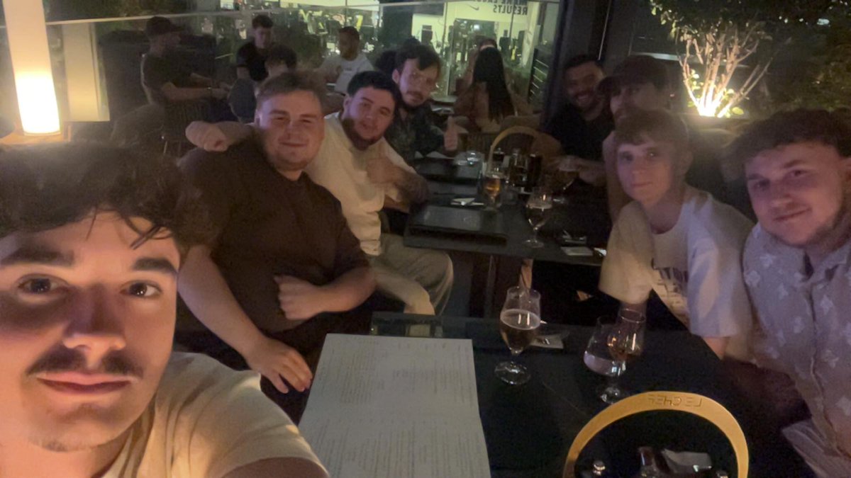 Team dinner celebrating <a href="/cs2POLO/">POLO</a> 's  birthday! 🍾😋