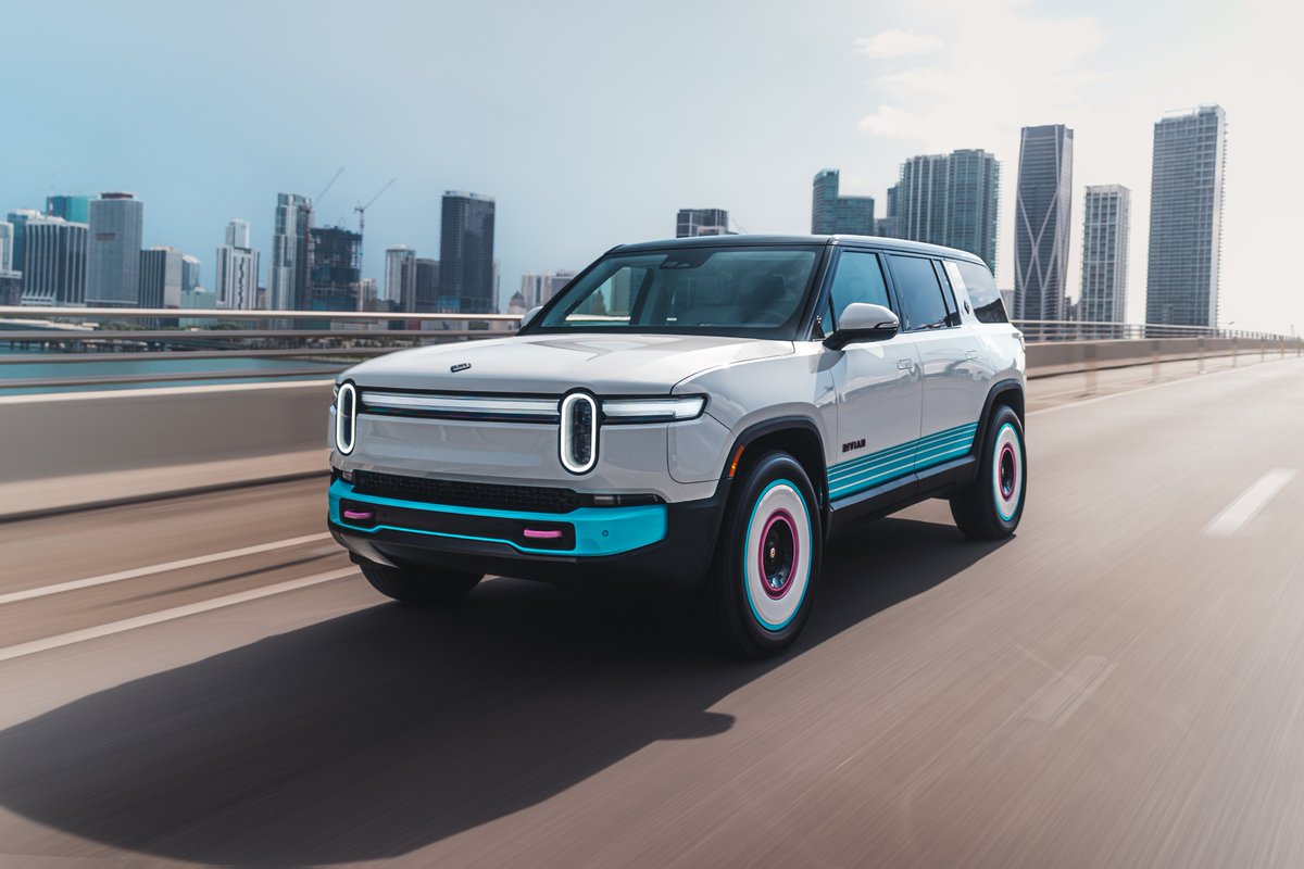 RJScaringe's tweet image. Love this R1S we made for the opening of our new Miami space!