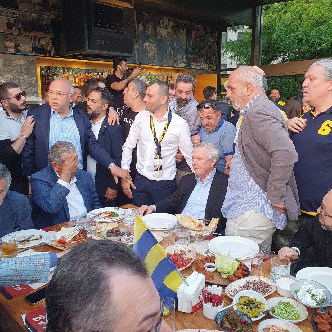hasanceey's tweet image. Ne ali🤏
Ne Saran 👌
Ne de Kutlualp #Spaceshost 

Tek gerçek Aziz BAŞKAN!
Aday olsan da, olmasan da senden başkasını haykırmayacağım!