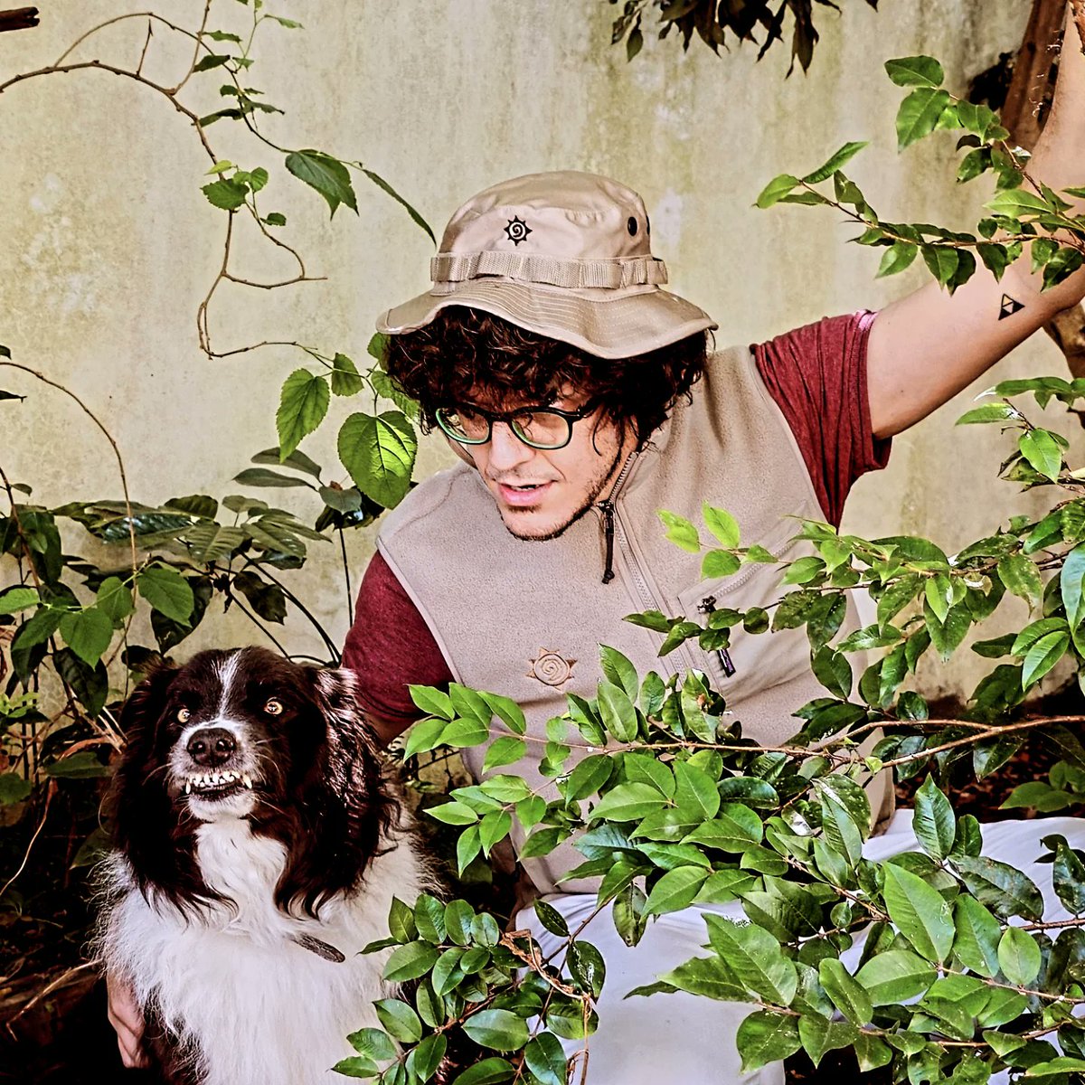 Entre buzinas que ecoam como gritos de criaturas pré-históricas e buracos no asfalto dignos de crateras vulcânicas, encontrei a verdadeira Cidade Perdida de Un’Goro: São Paulo
Aqui, ou você sobrevive ao trânsito, ou é devorado pela fome da criatura ao seu lado.

Obrigado