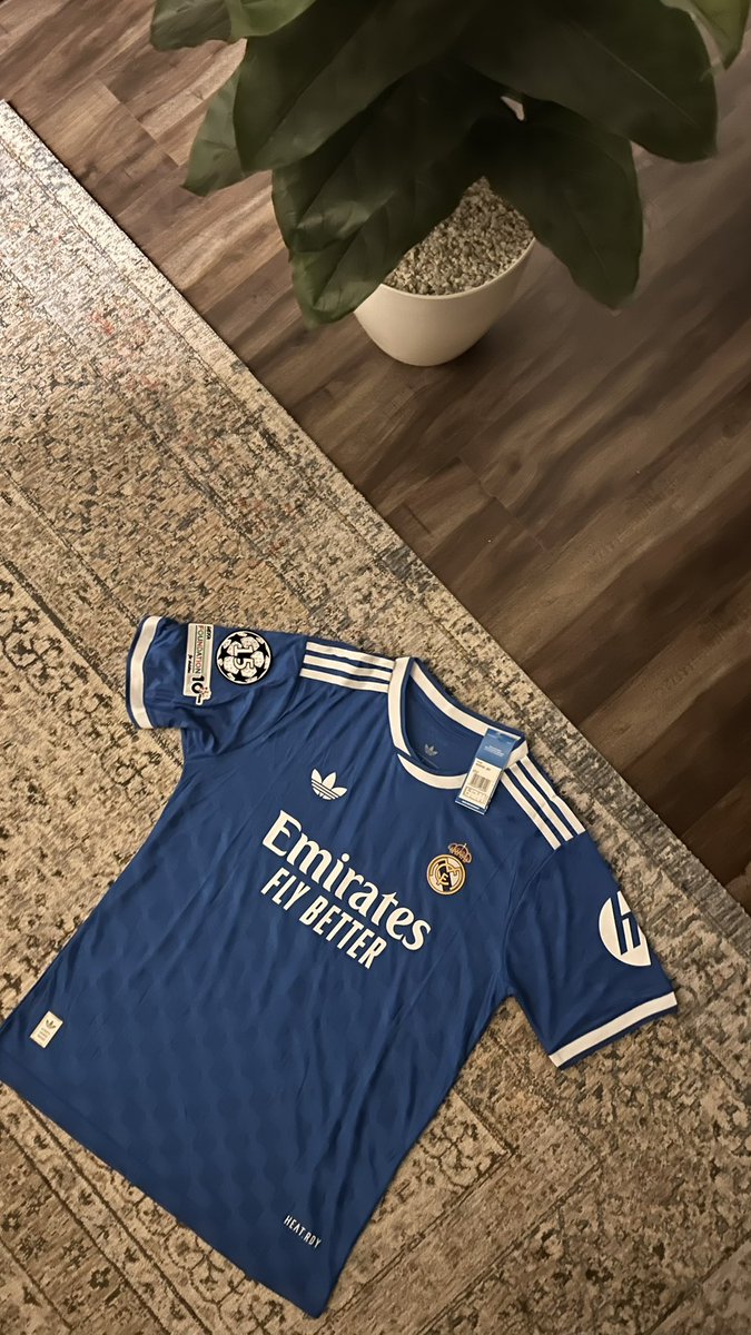 نخَب tweet media