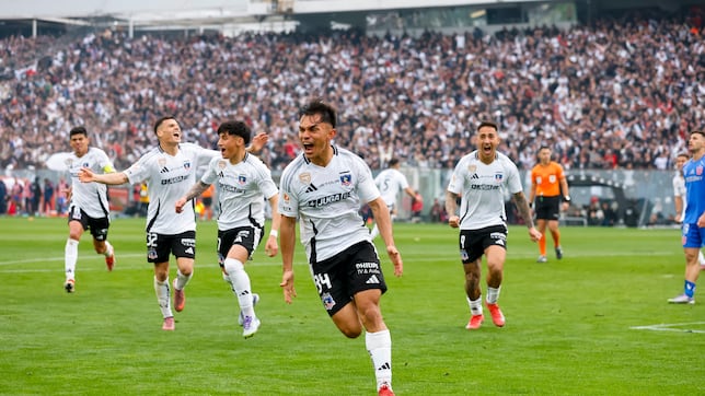 ArchivoAlbo1925's tweet photo. Les traigo un datito: Colo-Colo y la U han jugado  246 partidos oficiales y en 84 de ellos han habido expulsados.

¿El resumen?

75 expulsados para Colo-Colo
75 expulsados para la U

No "pasan cosas raras" ni es el arbitraje. Es, como dijo un ex DT azul, un miedo institucional. https://t.co/pFpMN4OFRO