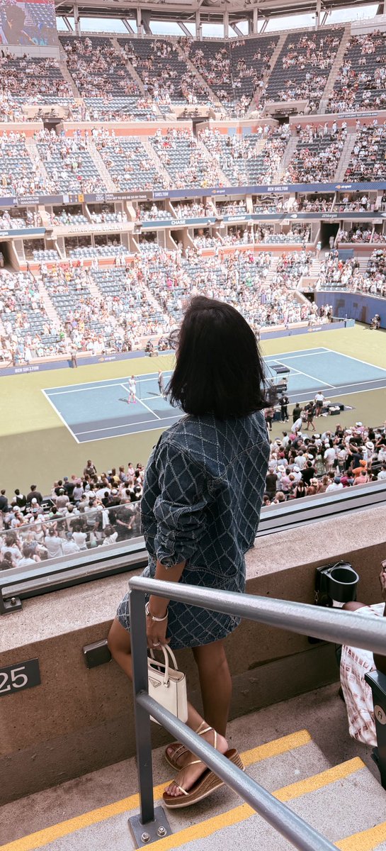 After not being able to play for years due to a spine problem I wasn’t even aware of, tennis gave me back something crucial; discipline, resilience, and clarity. Things that I apply every day to my professional life.

Here are 5 things tennis has taught me that I carry into my