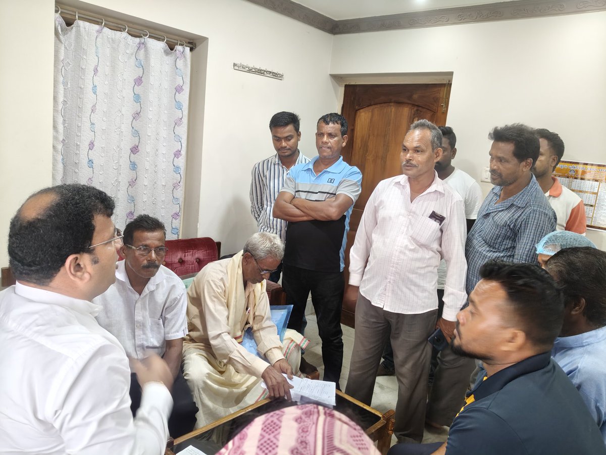 omprakash_916's tweet image. #publicgrievance 

ଜନ ଅଭିଯୋଗ ଶୁଣାଣି ଅବସରରେ ସତ୍ୟବାଦୀ ନିର୍ବାଚନ ମଣ୍ଡଳୀର କଣାସ ବ୍ଲକ ଜଳ ସମ୍ପଦ ବିଭାଗ ଡାକ ବଙ୍ଗଳା ଠାରେ ଜନସାଧାରଣଙ୍କ ବିଭିନ୍ନ ସମସ୍ୟା ଶୁଣିବା ସହ ତ୍ୱରିତ ସମାଧାନ ପାଇଁ ପ୍ରୟାସ କରିଲି ।
#Kanas #Odisha