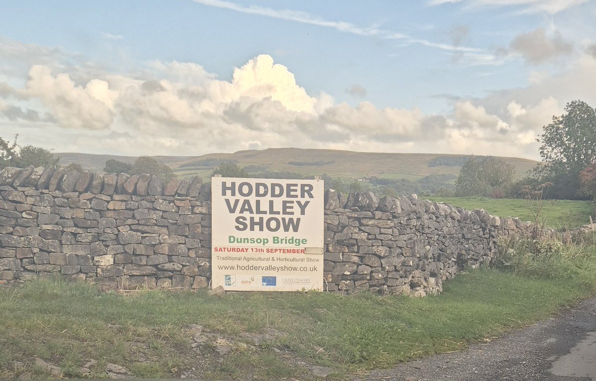 11 days to till <a href="/HodderShow/">Hodder Valley</a> 
The signs are up....
How many have u seen...
There is even a retro one up too..great to see🐄👍