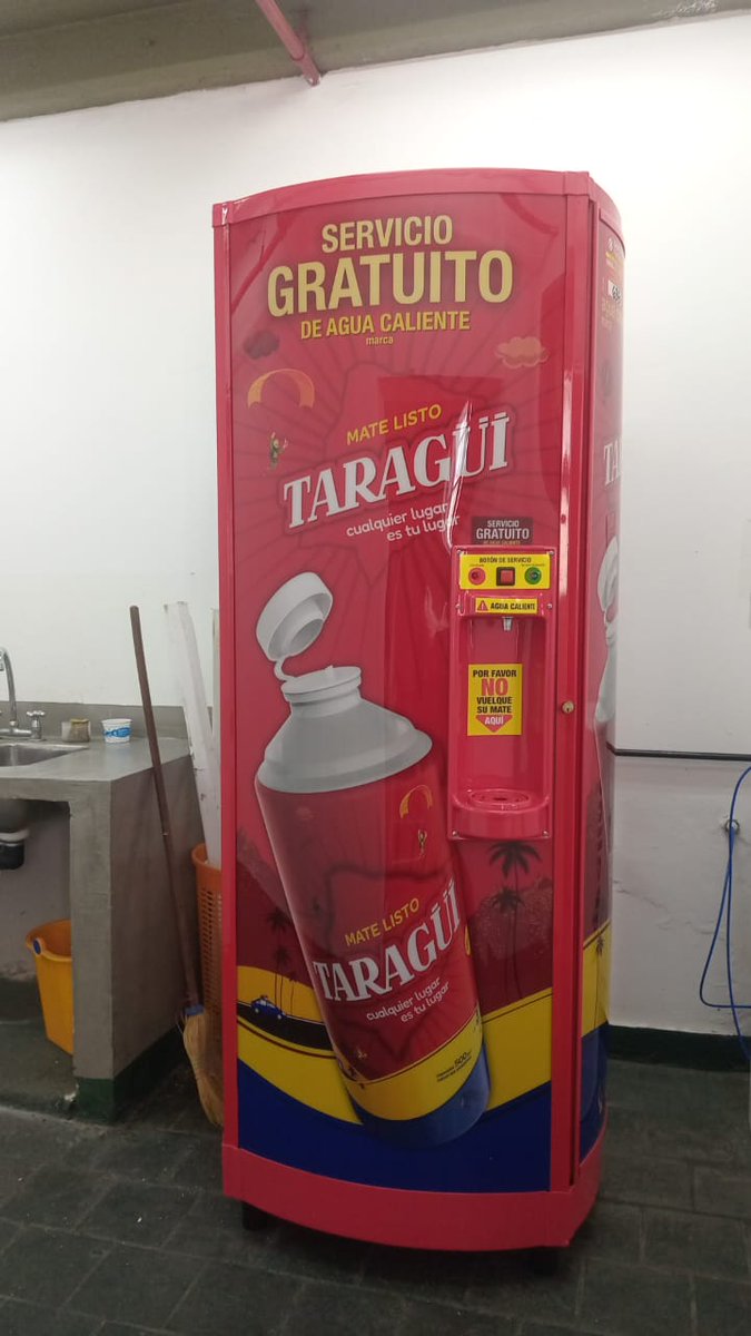 yabastafilo's tweet photo. CONSEGUIMOS UN NUEVO DISPENSER DE AGUA CALIENTE EN FILO

El día de hoy, mientras organizábamos las clases públicas, recibimos la noticia de un nuevo dispenser de agua caliente para quienes habitamos Filo. El dispenser quedó instalado en la sala de lectura del 5to piso. https://t.co/WenBw878fk