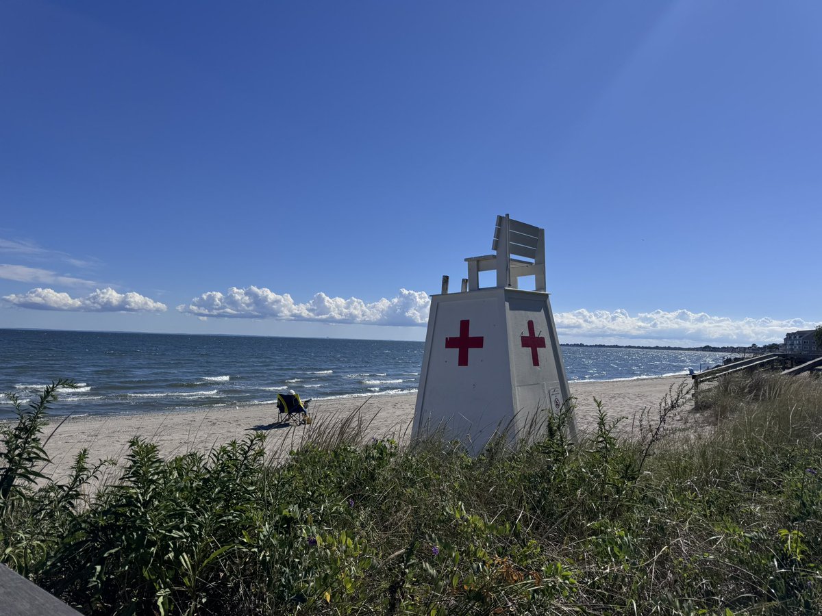 The clouds are so pretty, and the color of blue the sky is. 😍😍

<a href="/gilsimmons/">Gil Simmons</a> 
<a href="/ZduhaimeWeather/">Zack Duhaime</a> 
<a href="/StormFurey/">Joe Furey</a> 
<a href="/Ash_Baylor/">Ashley Baylor</a>