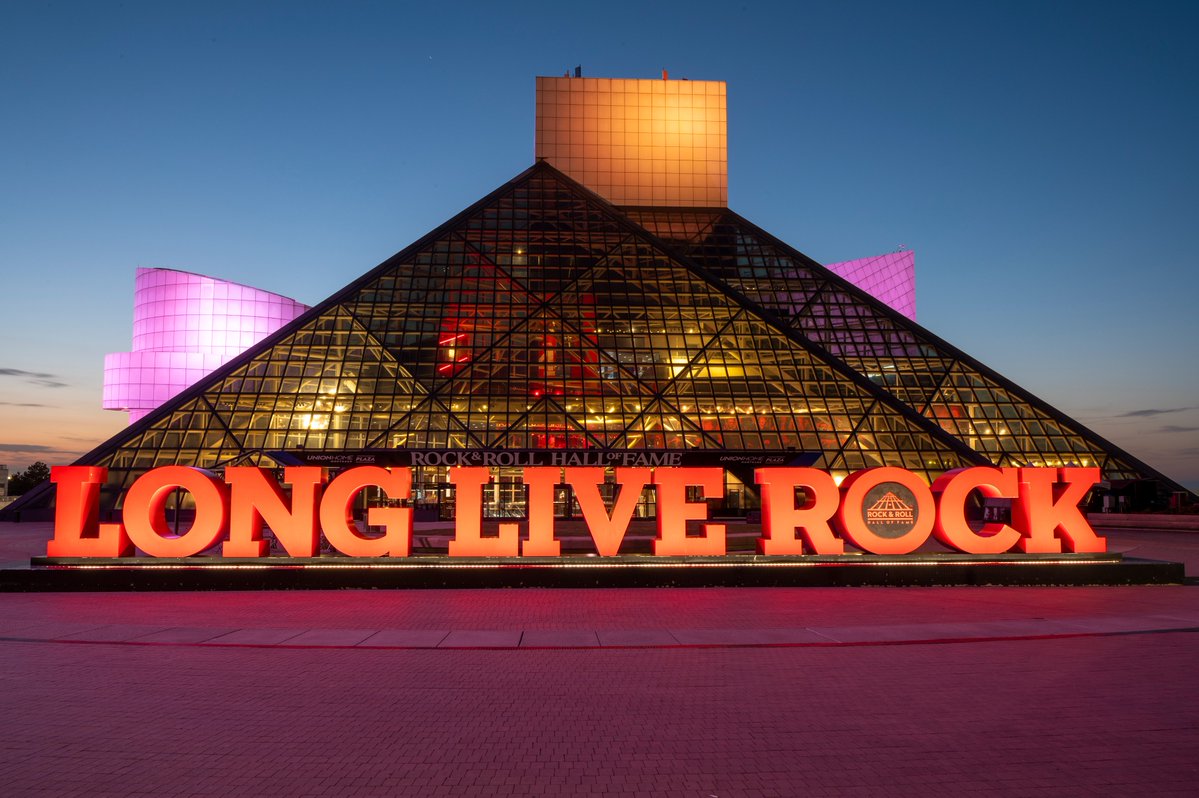 DC⚡️101 (@dc101) on Twitter photo .<a href="/rockhall/">Rock & Roll Hall of Fame</a> opened its doors 30 years ago today, on 9/2/95. We'll celebrate with one of the bands that's going in this year, "Pretty Noose" from @Soundgarden is coming at 6 for #TheOne on <a href="/DC101/">DC⚡️101</a>! - <a href="/mikejonesradio/">Rev. Mike Jones</a> #iHeartRadio
DC101.com/LISTEN
📷: Getty Images .<a href="/rockhall/">Rock & Roll Hall of Fame</a> opened its doors 30 years ago today, on 9/2/95. We'll celebrate with one of the bands that's going in this year, "Pretty Noose" from @Soundgarden is coming at 6 for #TheOne on <a href="/DC101/">DC⚡️101</a>! - <a href="/mikejonesradio/">Rev. Mike Jones</a> #iHeartRadio
DC101.com/LISTEN
📷: Getty Images
