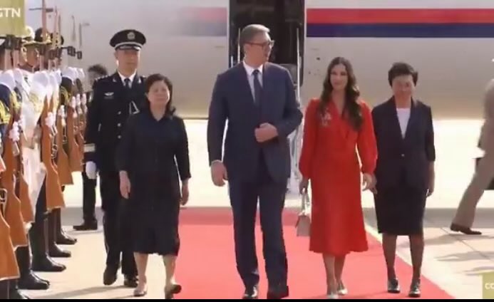 Ovako mene prate Kinezi kad uđem u njihovu radnju