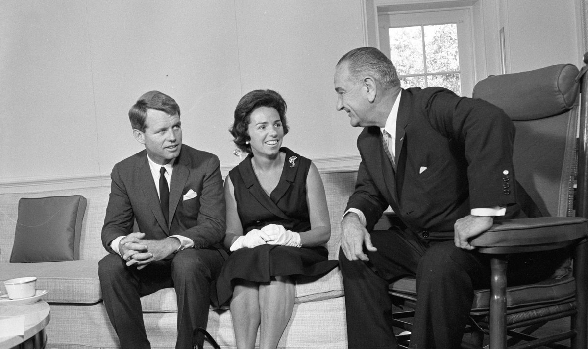LBJLibrary's tweet image. #OnThisDay: Sixty-one years ago today, on September 3, 1964, #AttorneyGeneral #RobertKennedy resigns from his cabinet post, paving the way for his Senate run. On his last day in office, #RFK met with #PresidentJohnson in the #OvalOffice.

📷 Cecil Stoughton