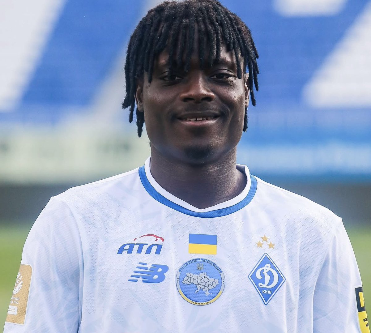 🙏 Gilmar GTS21 (@gilmar_gts21crf) on Twitter photo ⚠️✔️ VENDIDO 💰💰💰💰⁉️
Dínamo de Kiev pagou 400 mil dólares ao #Flamengo por 50% do atacante Shola.
O #Mengão vai manter 50% do nigeriano de 20 anos, que assinou um contrato de 4 temporadas com o clube ucraniano. #CRF🔴⚫🔴⚫
📰 <a href="/venecasagrande/">Venê Casagrande</a> ⚠️✔️ VENDIDO 💰💰💰💰⁉️
Dínamo de Kiev pagou 400 mil dólares ao #Flamengo por 50% do atacante Shola.
O #Mengão vai manter 50% do nigeriano de 20 anos, que assinou um contrato de 4 temporadas com o clube ucraniano. #CRF🔴⚫🔴⚫
📰 <a href="/venecasagrande/">Venê Casagrande</a>