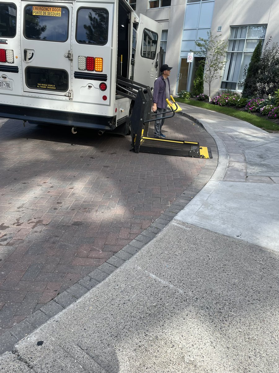 TsedayMekbib's tweet image. Things I love about Canada 🇨🇦💛 

They have dedicated school buses 🚌 for children using wheelchairs ♿️ 

#firstdayofschool #accessibilitymatters
