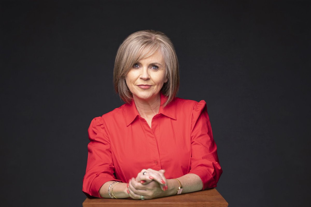 If you have a growth mindset, want to go global and you want  strategic guidance, want to learn practical skills you can implement and you want accountability,  you will love my mastermind group. I will help you get more opportunities and stand out online.
I've a mastermind group