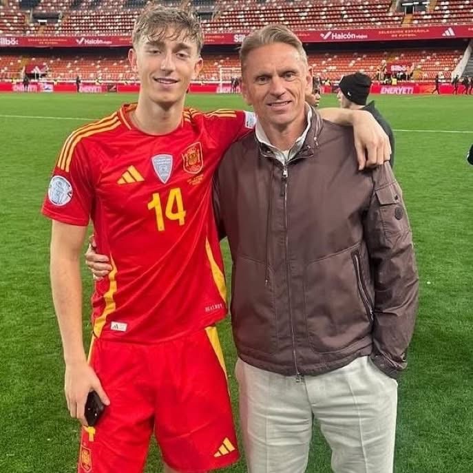 🗣️ Dean Huijsen: “Exercises I didn’t like as a child? When I was 9, my father made me do long passes to the opposing winger over and over again on an 11-a-side football pitch. 

I couldn’t go beyond 15 meters. He was persistent, but now I’m grateful for it because it helps me a
