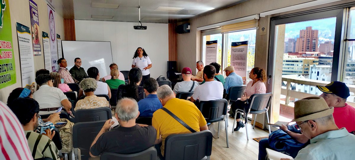 Corporación Región (@corpregion) on Twitter photo El Comité de Impulso de la Sociedad Civil para la Paz Urbana se reunió hoy con las Organizaciones sindicales, sociales y de economía popular, articuladas a la <a href="/CutAntioquia/">CUT Antioquia</a> para recoger sus propuestas en una Agenda Social para la paz urbana en Medellín y Antioquia El Comité de Impulso de la Sociedad Civil para la Paz Urbana se reunió hoy con las Organizaciones sindicales, sociales y de economía popular, articuladas a la <a href="/CutAntioquia/">CUT Antioquia</a> para recoger sus propuestas en una Agenda Social para la paz urbana en Medellín y Antioquia