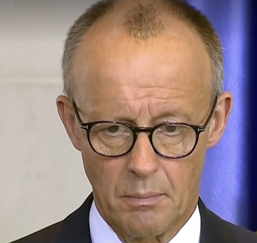 ''ja also ich habe zwar ein vermögen von 12 Millionen ABER DIE AUSLÄNDER UND BÜRGERGELD EMPFÄNGER NEHMEN EUCH DAS GELD WEG!!''