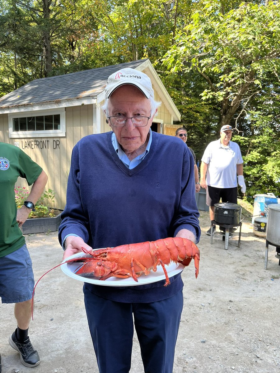 Villager Bernard: Greetings, traveler. Headed west, are ye? I have a gift for you.  

[1 Lobster has been added to your inventory]