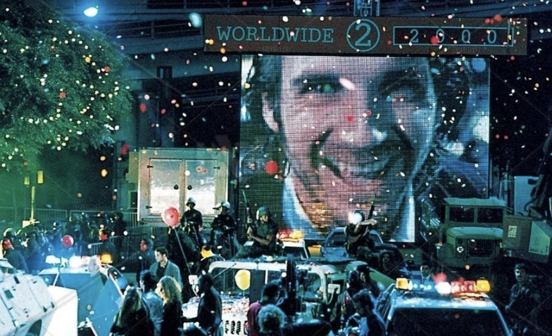 JillianChili's tweet photo. reminder that Kathryn Bigelow's Strange Days is one of the best films, and Ralph Fiennes has never been hotter https://t.co/QB9J13M9HU