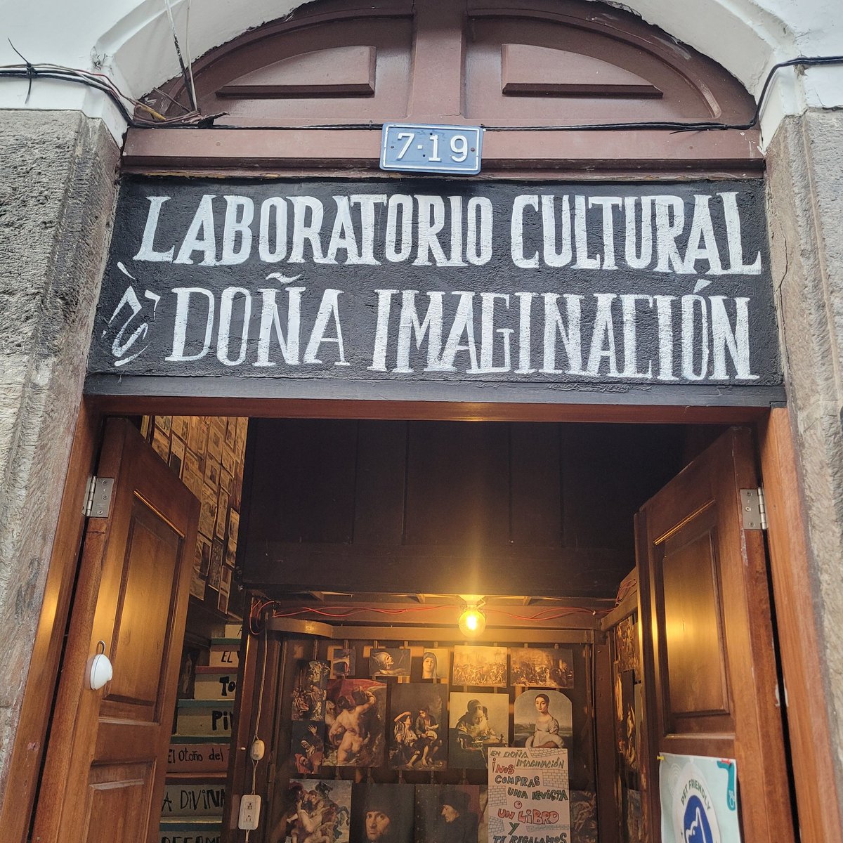 barrabasec's tweet image. L.C. Doña Imaginación y Spot Artístico se unen para dar vida a talleres permanentes llenos de creatividad. Niños desde 5 años, jóvenes y adultos igual 
(Juan José Flores 719 y Bolivar
$5 (incluye bebida y materiales)
Inscripciones al:
📞 099 031 1925
📞 096 897 1015
Ibarra Ec