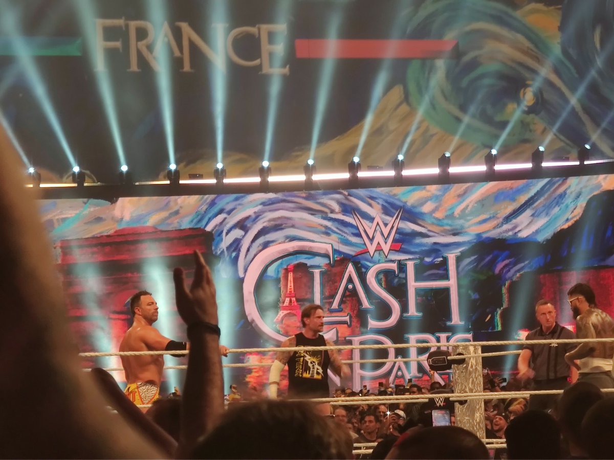 Alexis (@jetaiolia) on Twitter photo Ce week-end j'ai pu réaliser un petit rêve : voir mes superstars de catch favorites en physique.
16ans, ça m'a commencé en 2008-2009 sur NT1 avec Catch Attack commenté déjà par les COATS <a href="/CAgiusILD/">Christophe Agius</a> et <a href="/PhilippeChereau/">Philippe Chereau</a> jusqu'à aujourd'hui de mes presque 29ans 🥹
#ClashinParis Ce week-end j'ai pu réaliser un petit rêve : voir mes superstars de catch favorites en physique.
16ans, ça m'a commencé en 2008-2009 sur NT1 avec Catch Attack commenté déjà par les COATS <a href="/CAgiusILD/">Christophe Agius</a> et <a href="/PhilippeChereau/">Philippe Chereau</a> jusqu'à aujourd'hui de mes presque 29ans 🥹
#ClashinParis