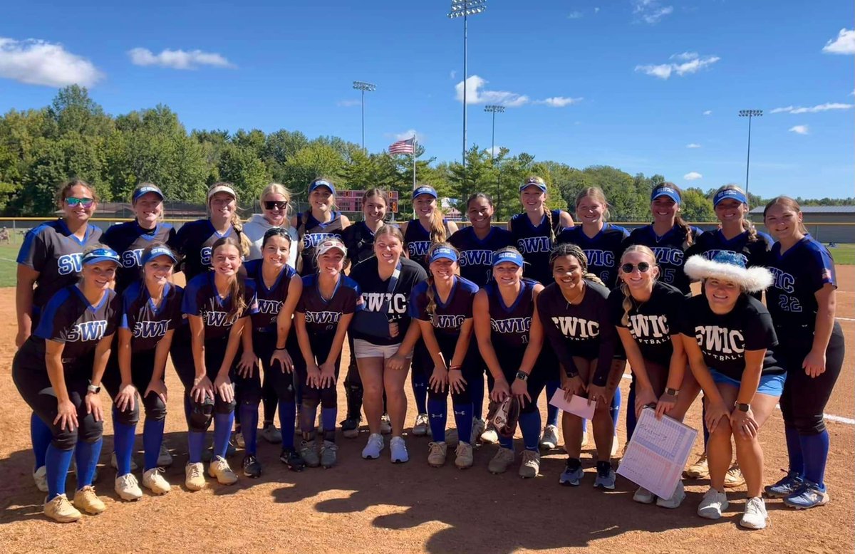SWICSoftball's tweet image. Please support Southwestern Illinois College Softball by giving to the Blue Storm team fundraiser presented by @eTeamSponsor! 👉 ets.rocks/41zfyk5